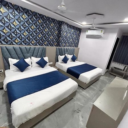 Hotel Kingdom Gandhinagar Buitenkant foto