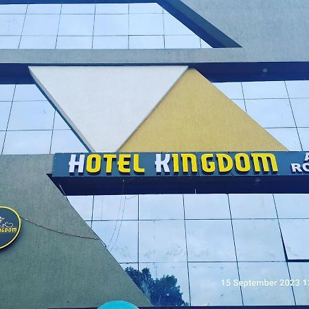 Hotel Kingdom Gandhinagar Buitenkant foto