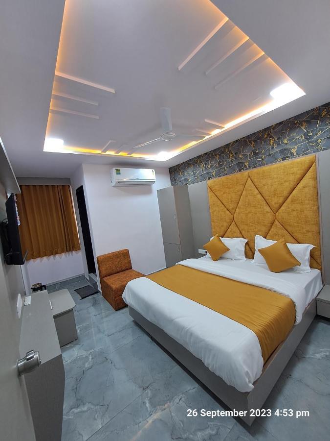 Hotel Kingdom Gandhinagar Buitenkant foto