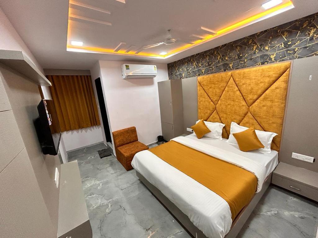 Hotel Kingdom Gandhinagar Buitenkant foto