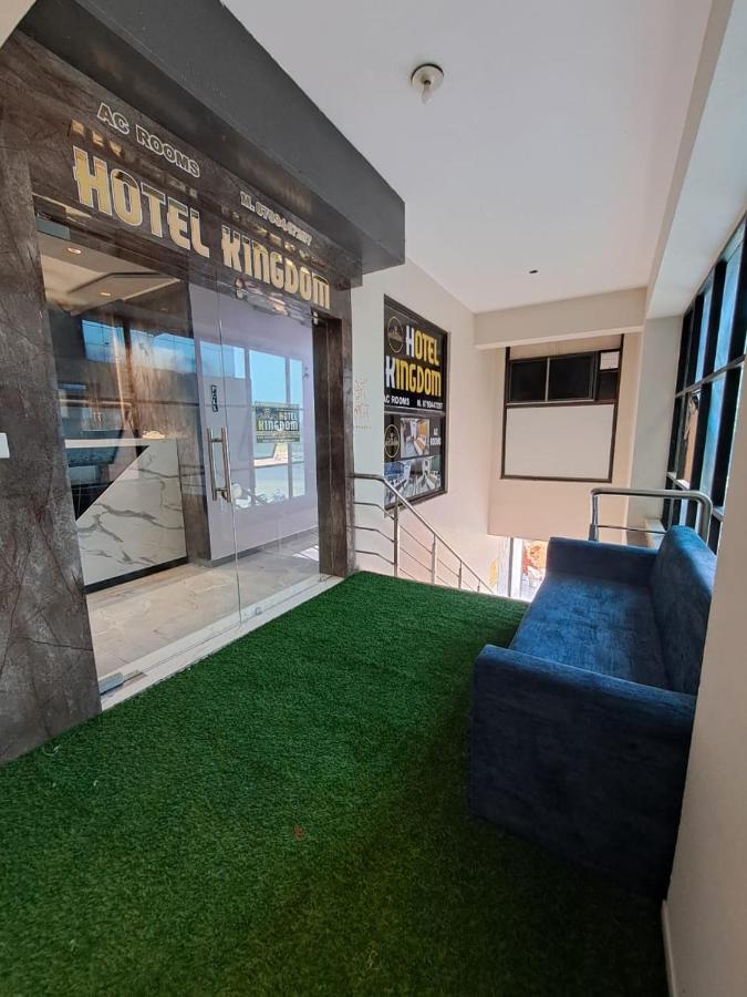 Hotel Kingdom Gandhinagar Buitenkant foto